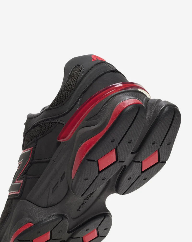 New Balance 9060 – Black/Red
